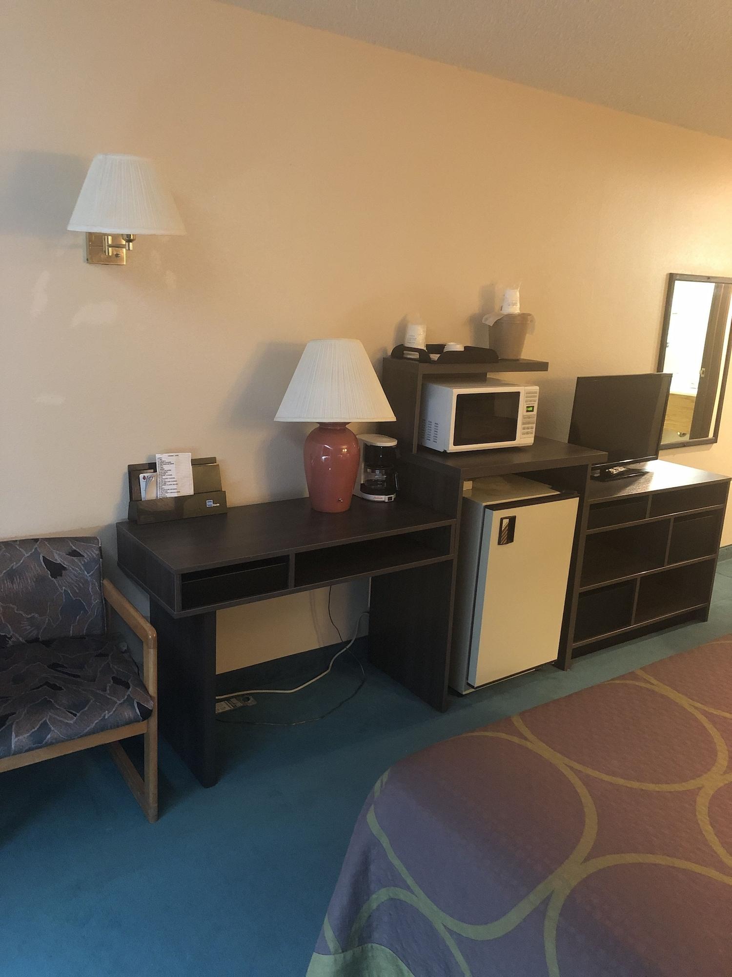 Super 8 By Wyndham Florence Co Экстерьер фото
