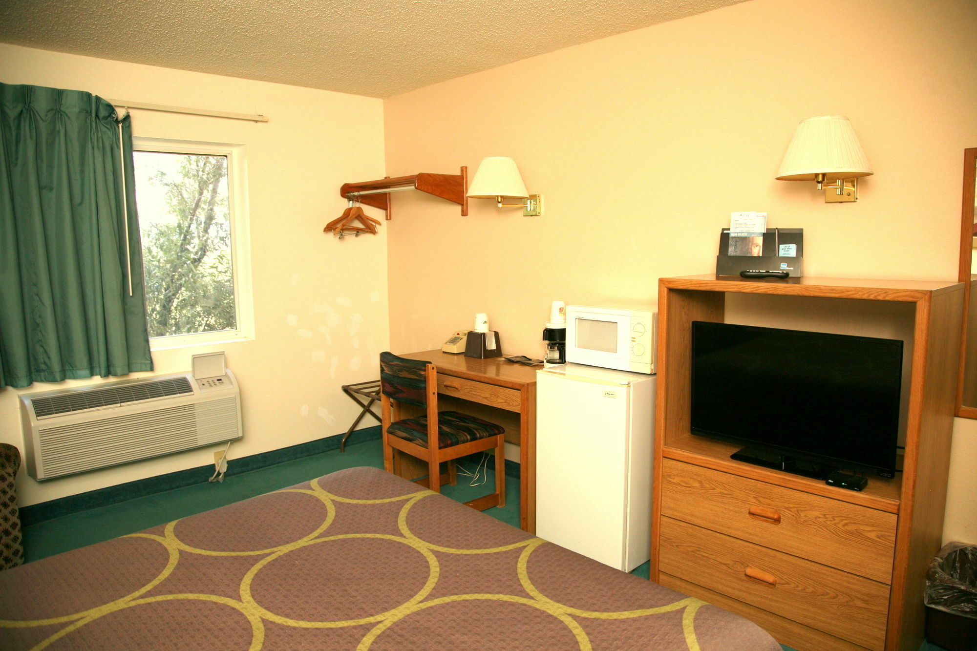 Super 8 By Wyndham Florence Co Экстерьер фото